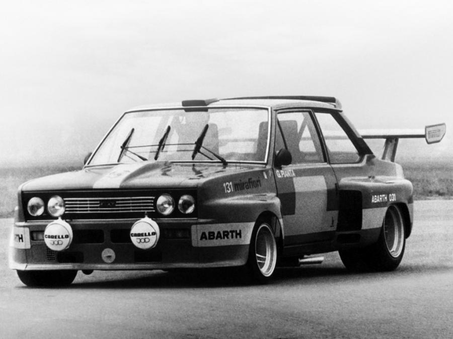  Fiat Abarth 131 Mirafiori Evoluzione (SE031) 1975 года  (фото 1 из 3)